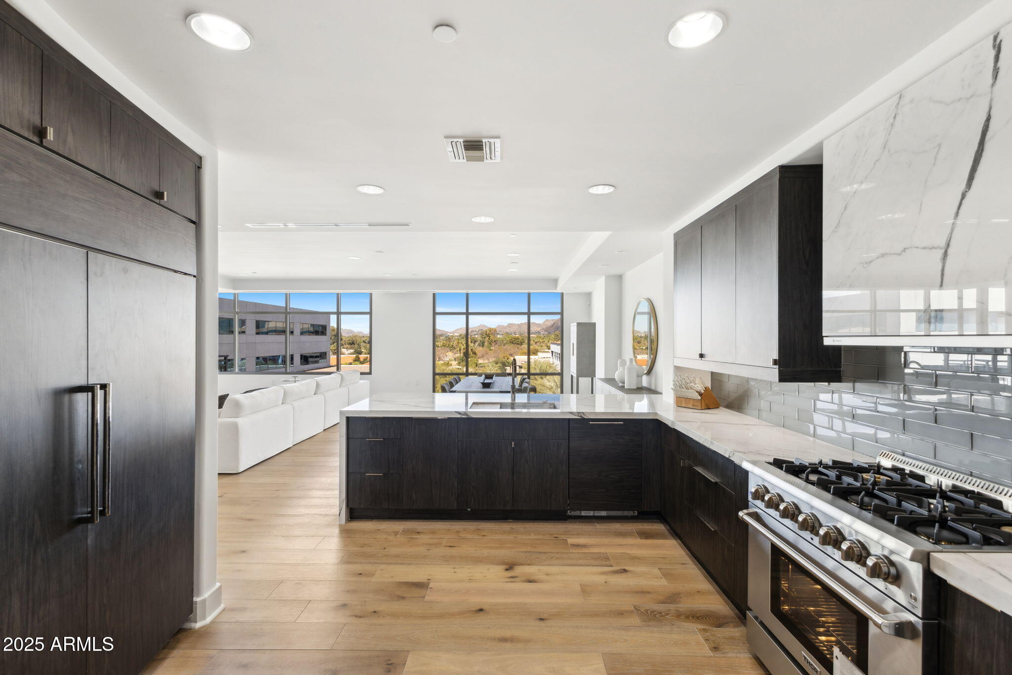 2211 E CAMELBACK Road 601