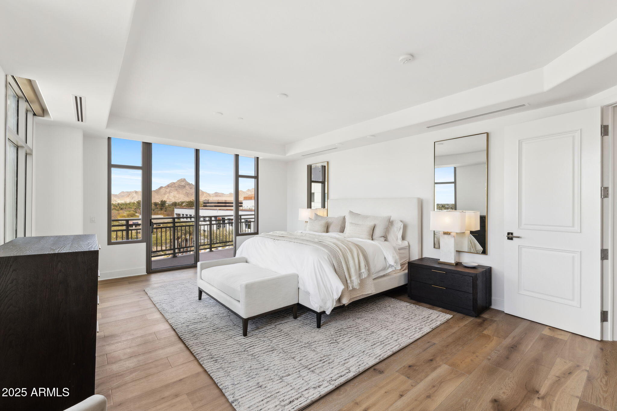 2211 E CAMELBACK Road 601