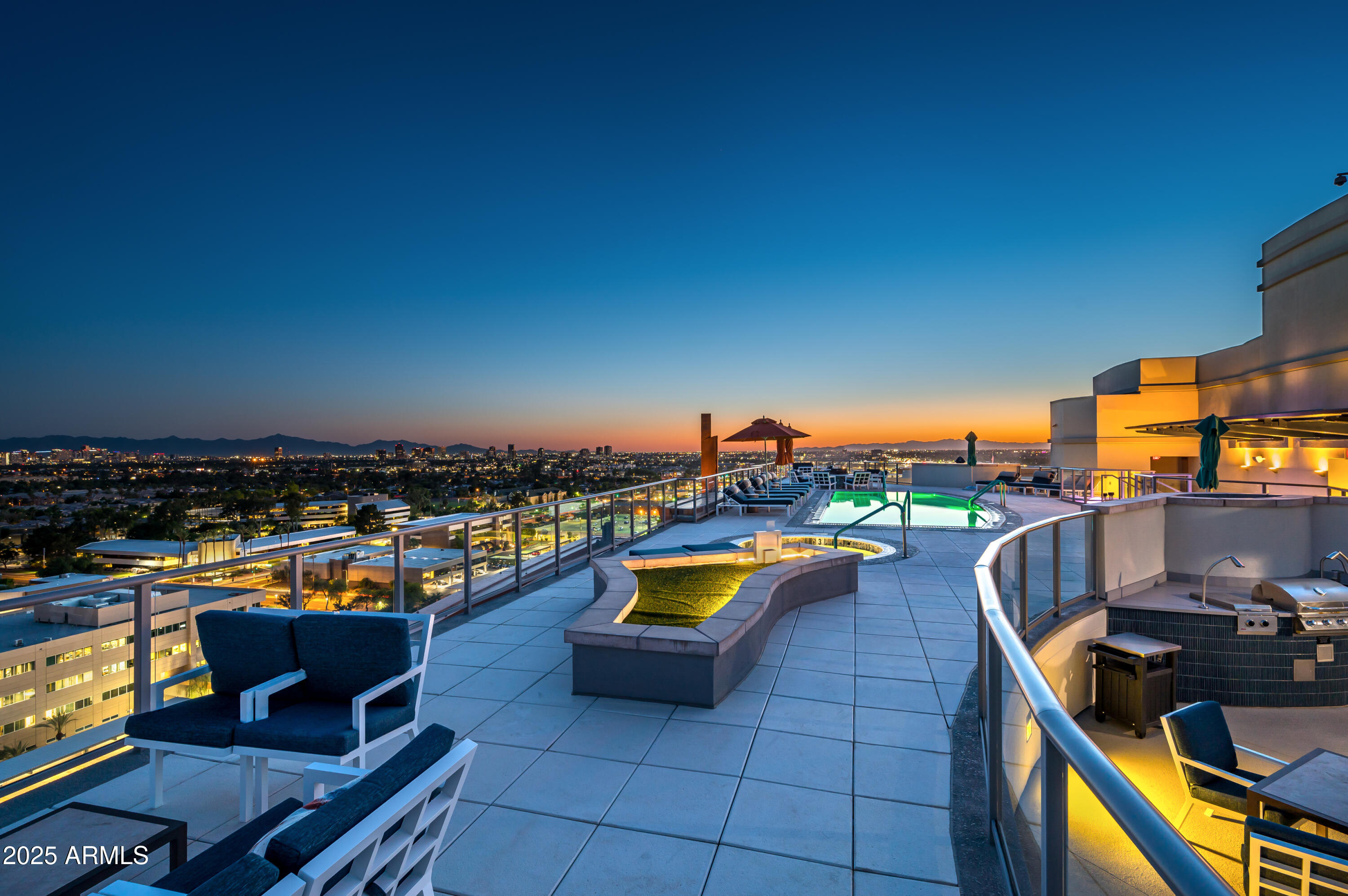 2211 E CAMELBACK Road 601