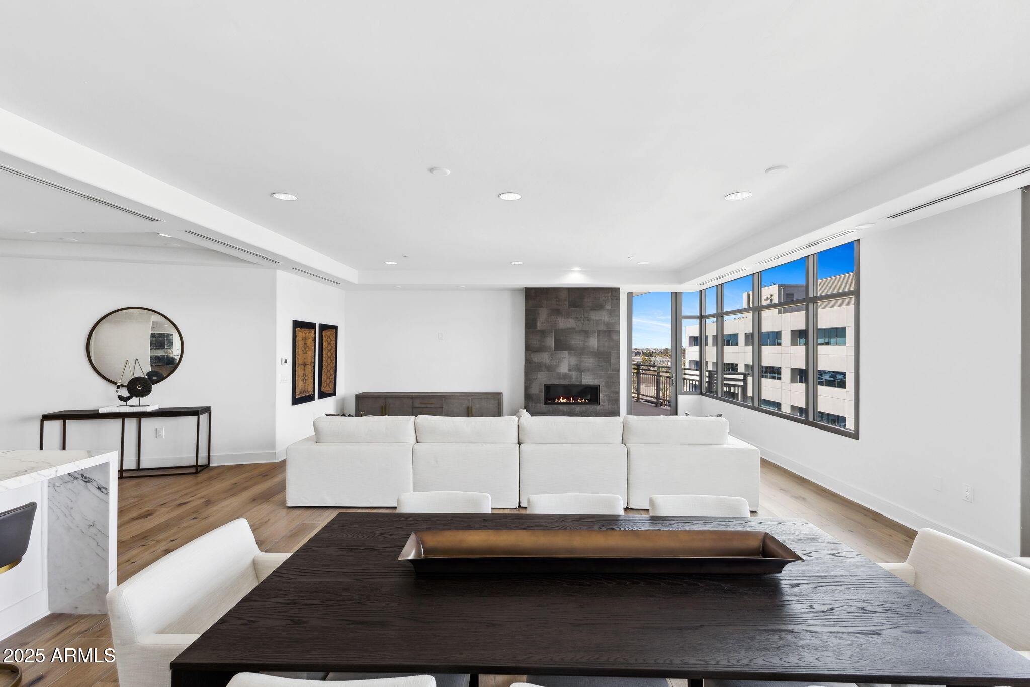2211 E CAMELBACK Road 601