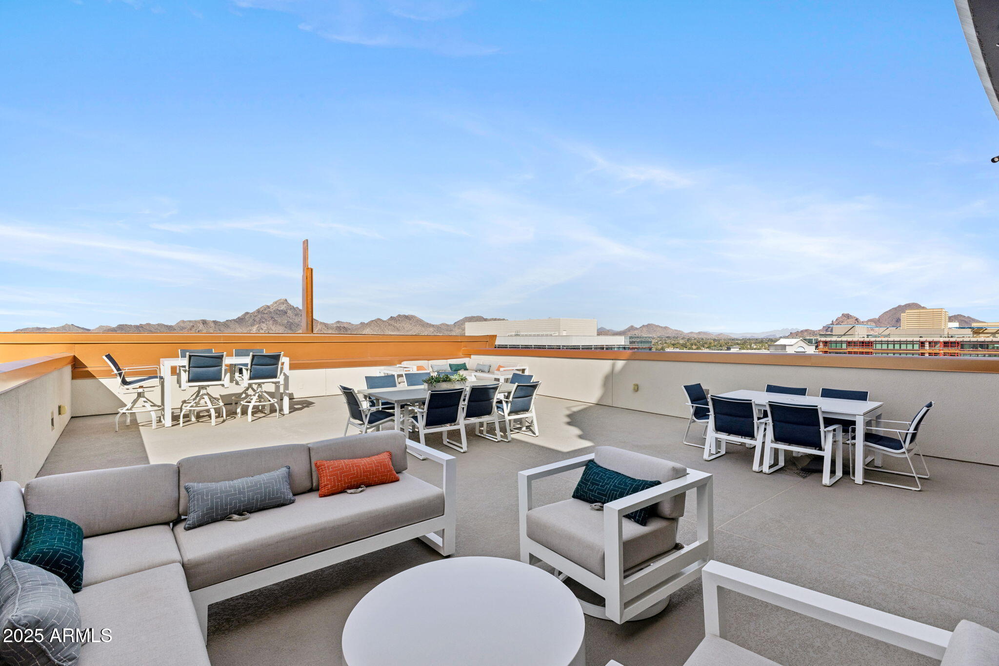 2211 E CAMELBACK Road 601