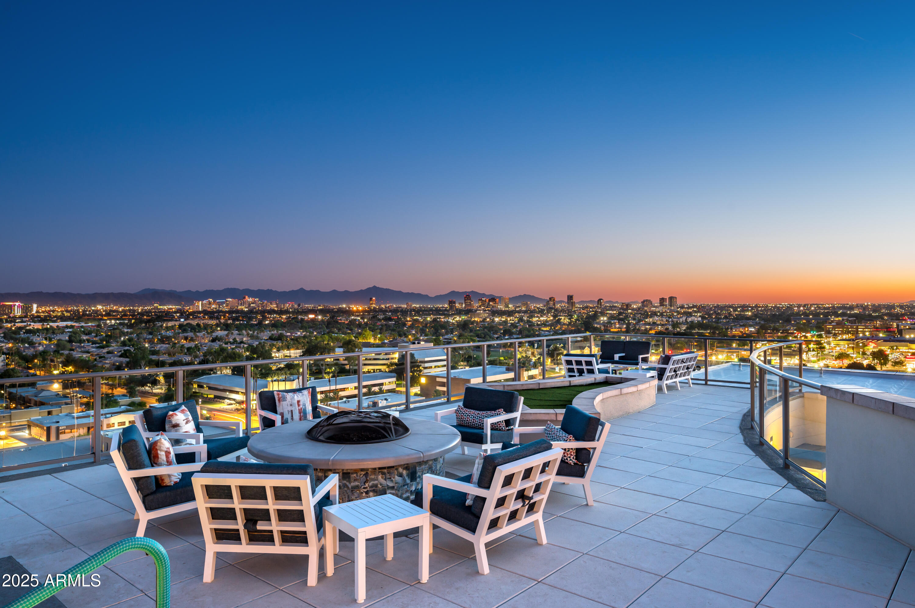 2211 E CAMELBACK Road 601