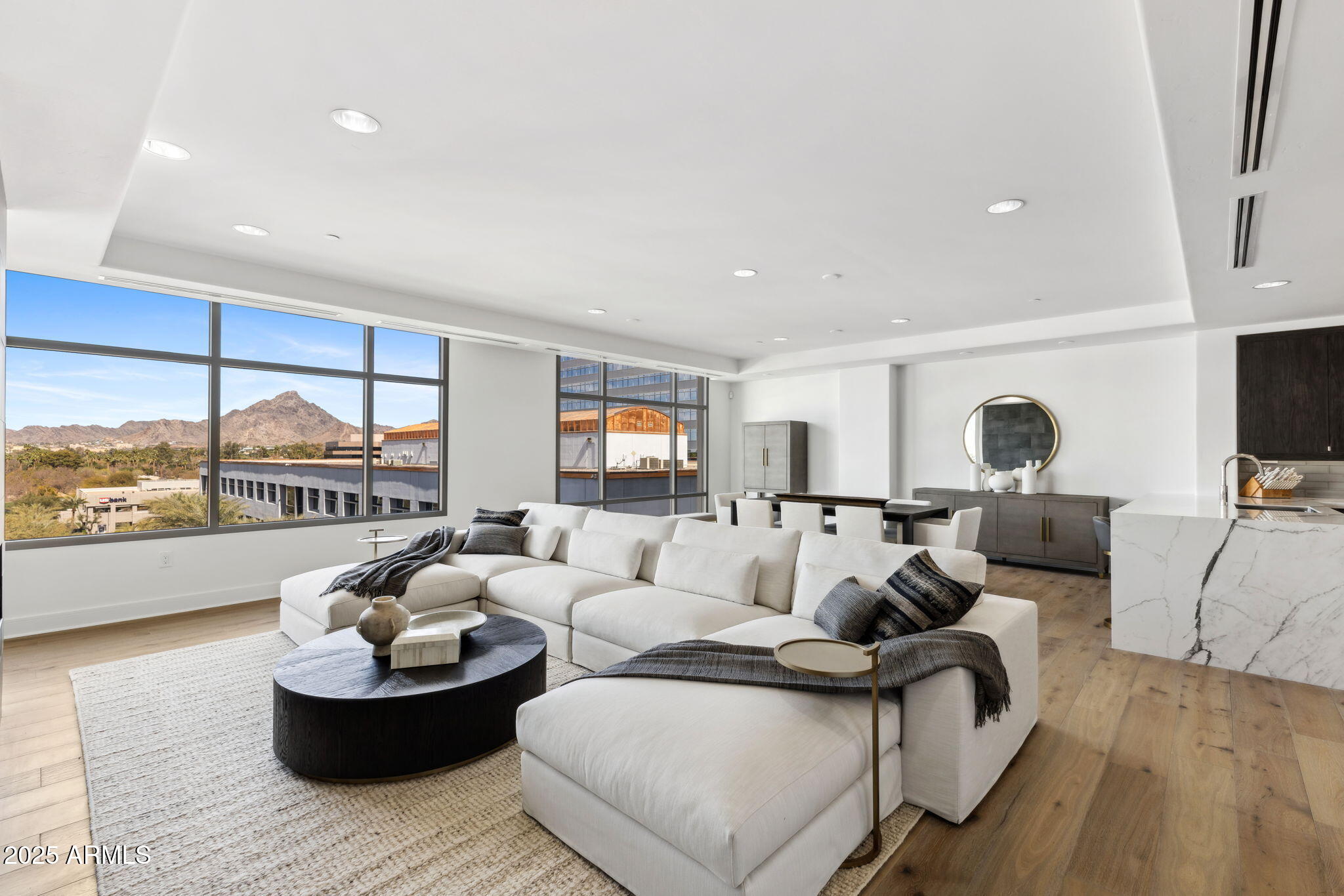 2211 E CAMELBACK Road 601