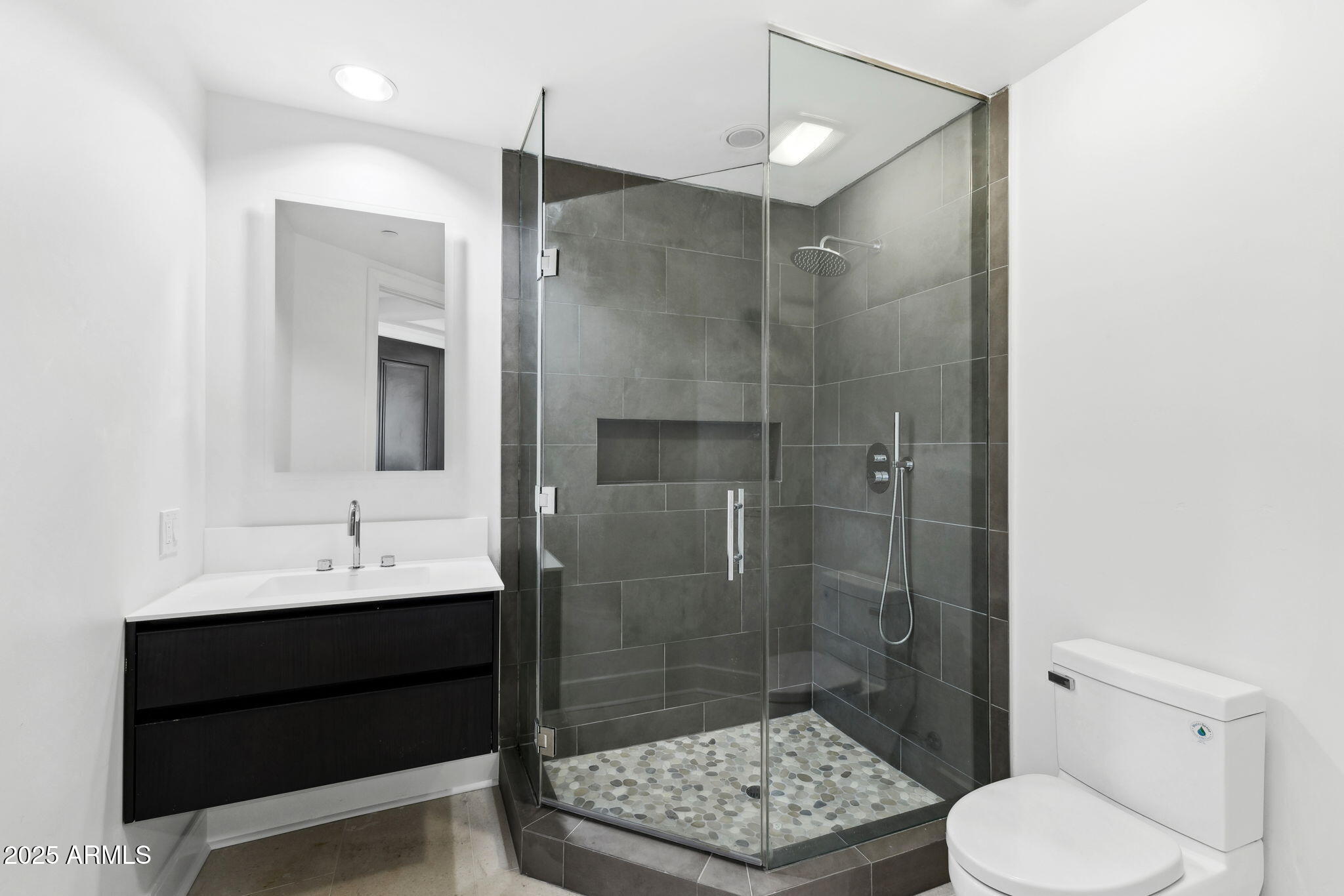 2211 E CAMELBACK Road 601