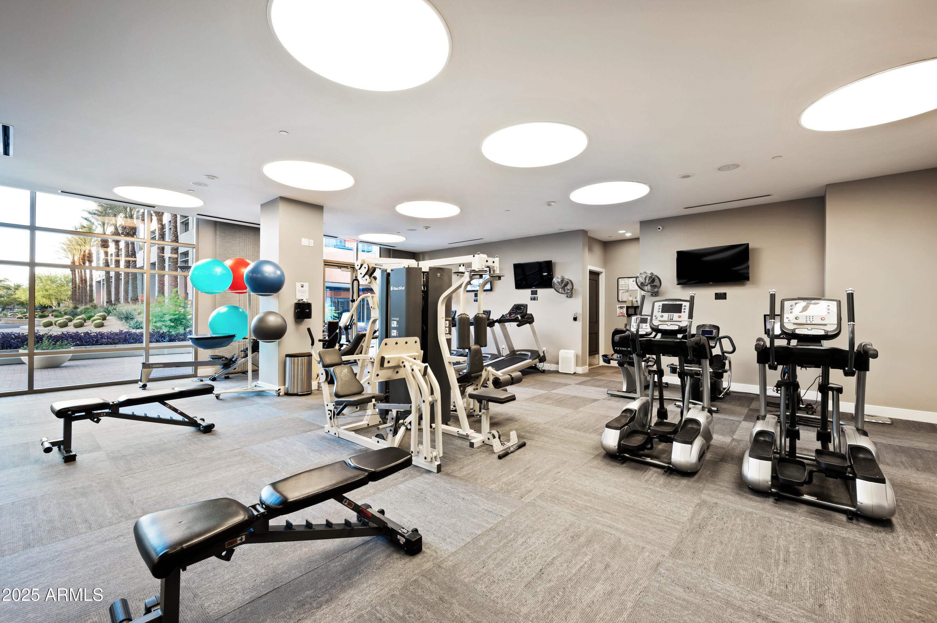 2211 E CAMELBACK Road 601