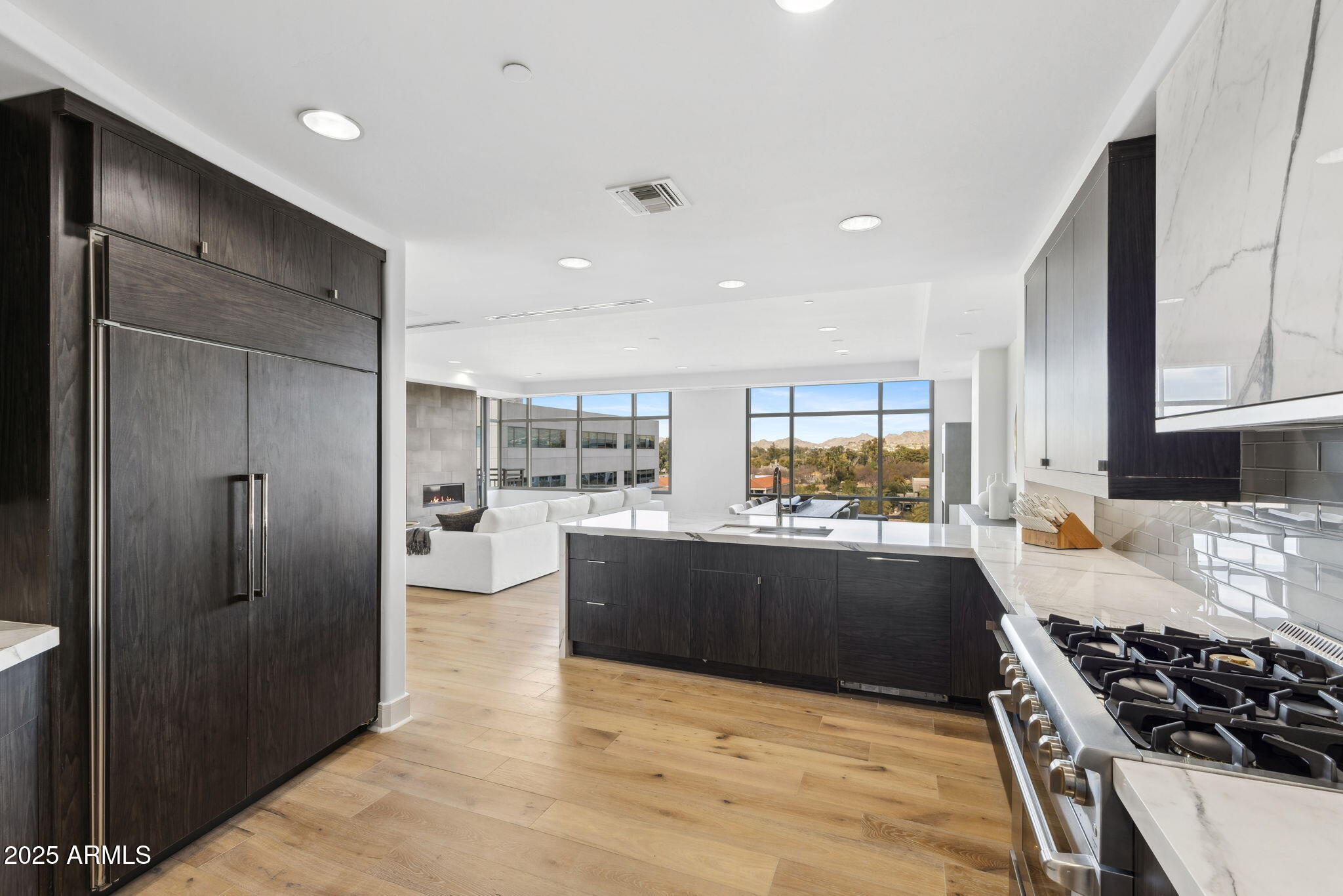 2211 E CAMELBACK Road 601