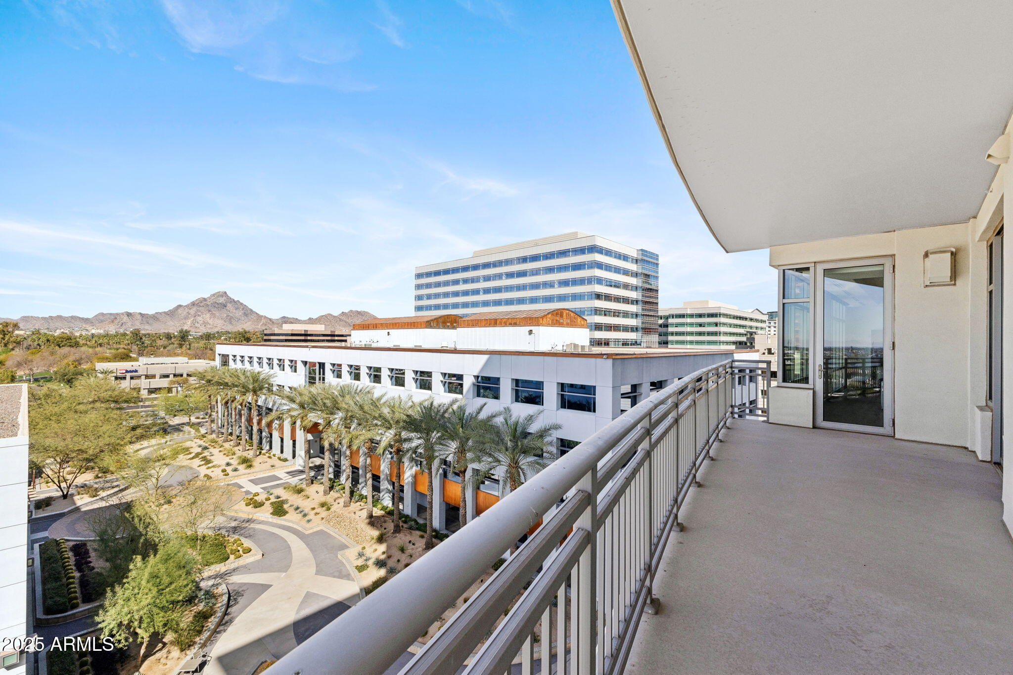 2211 E CAMELBACK Road 601