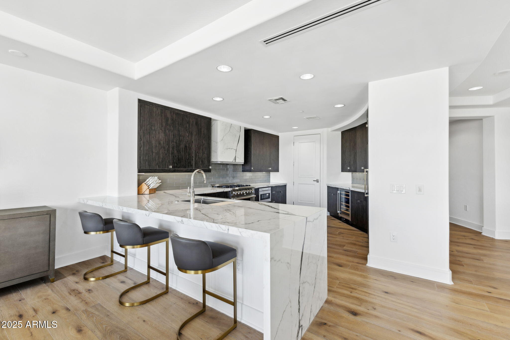 2211 E CAMELBACK Road 601