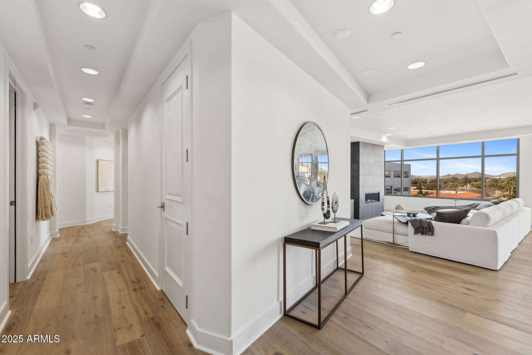 2211 E CAMELBACK Road 601