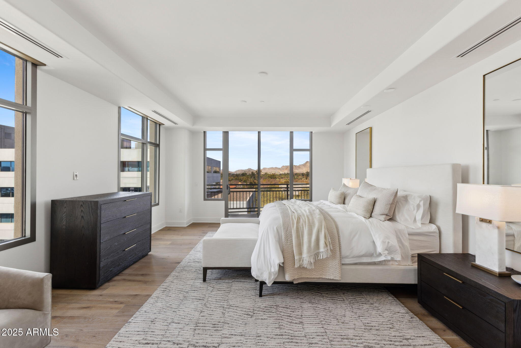 2211 E CAMELBACK Road 601
