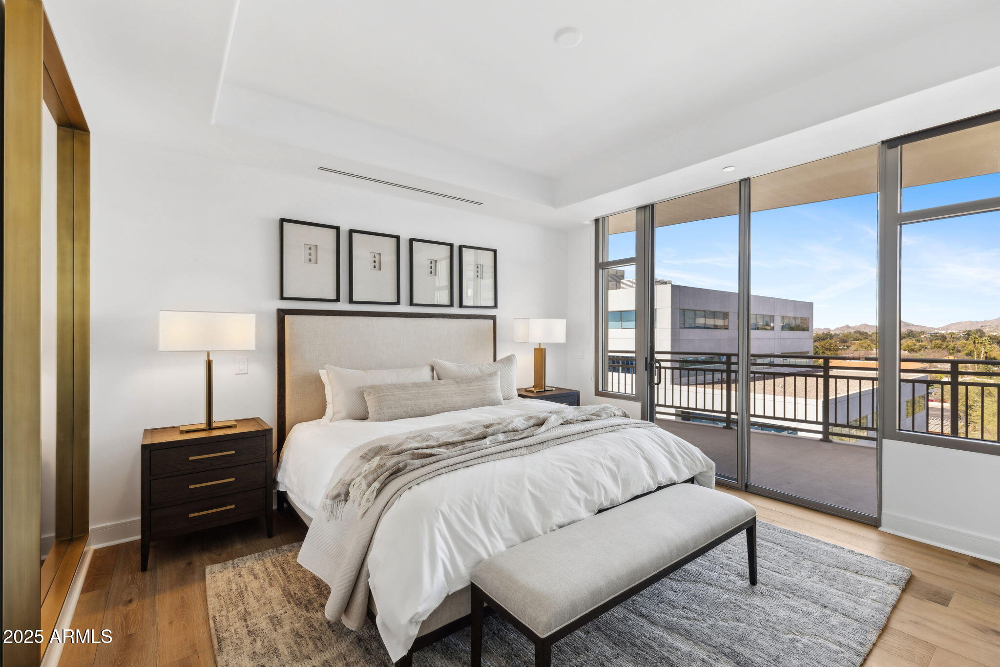 2211 E CAMELBACK Road 601