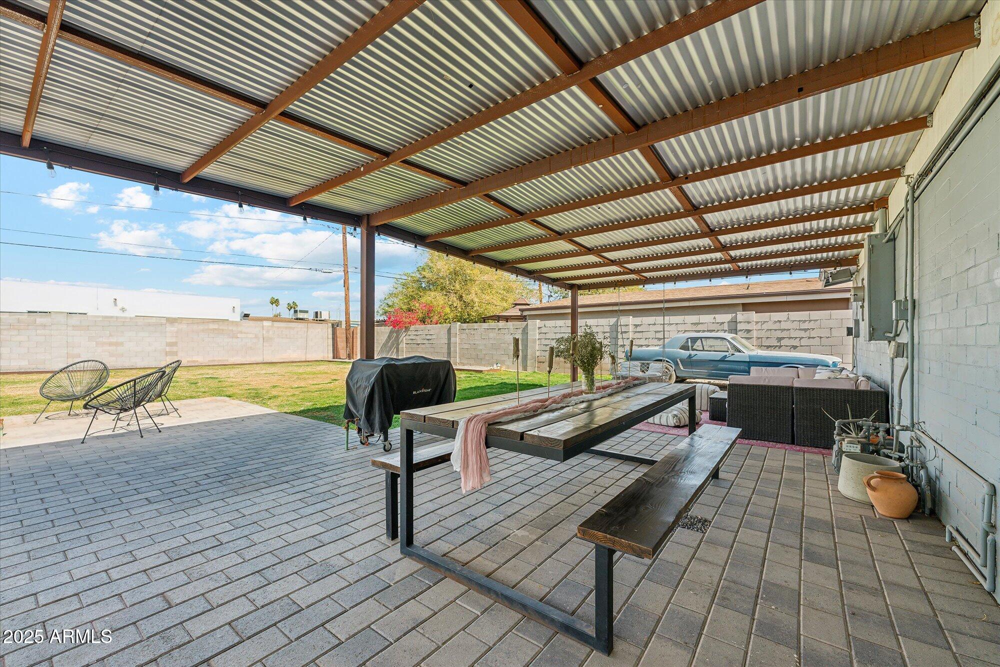 2540 E AMELIA Avenue