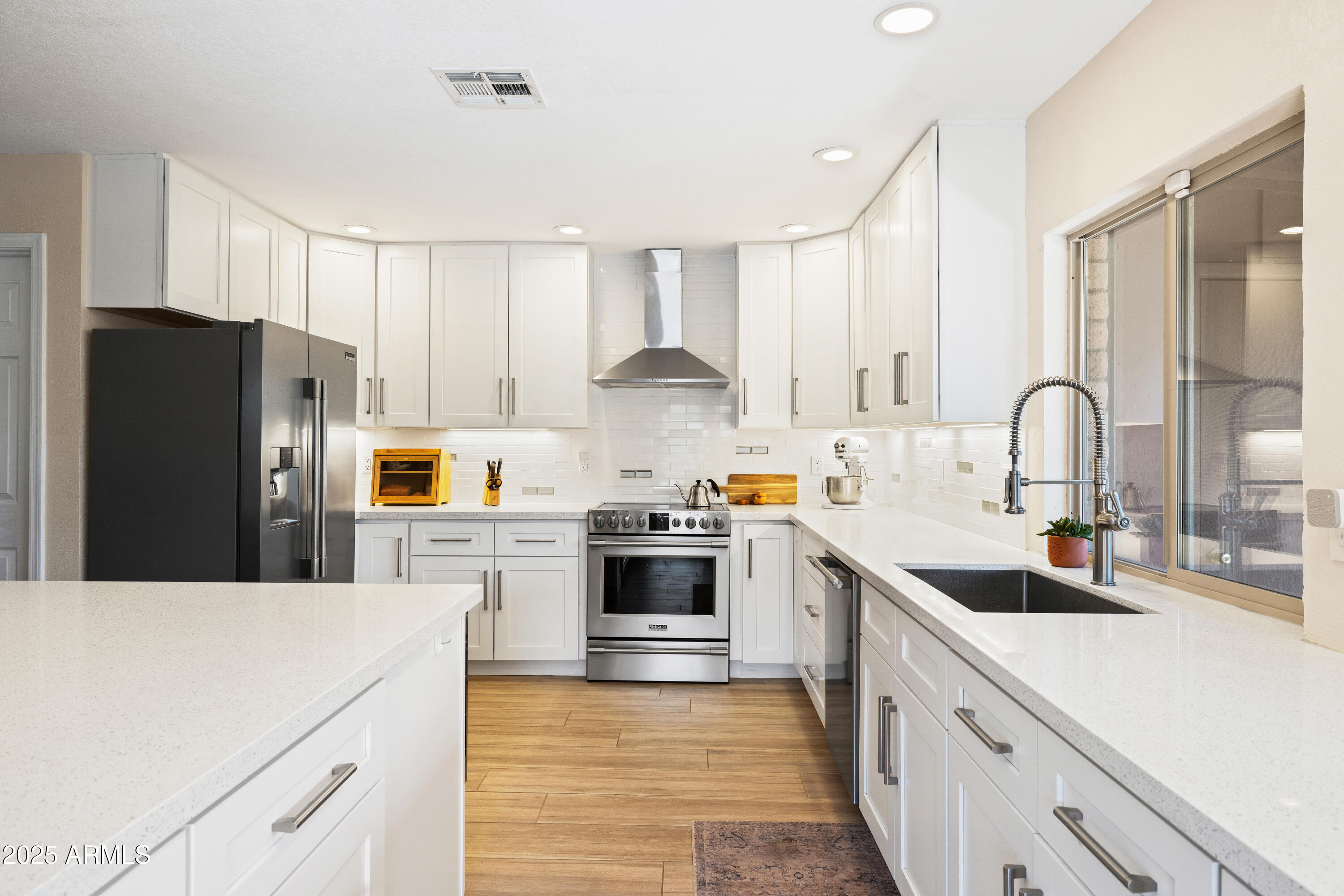2349 E SAHUARO Drive