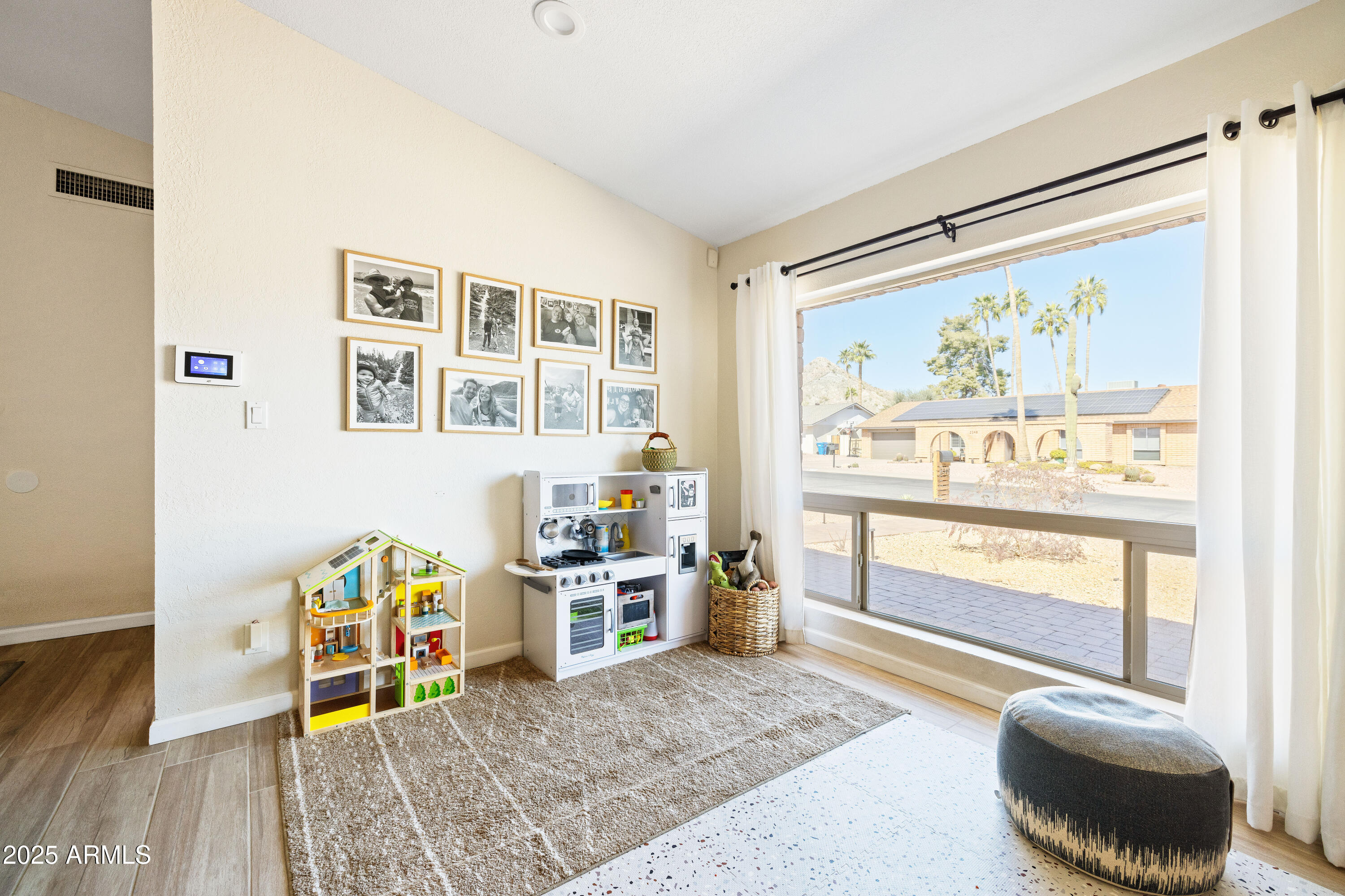 2349 E SAHUARO Drive