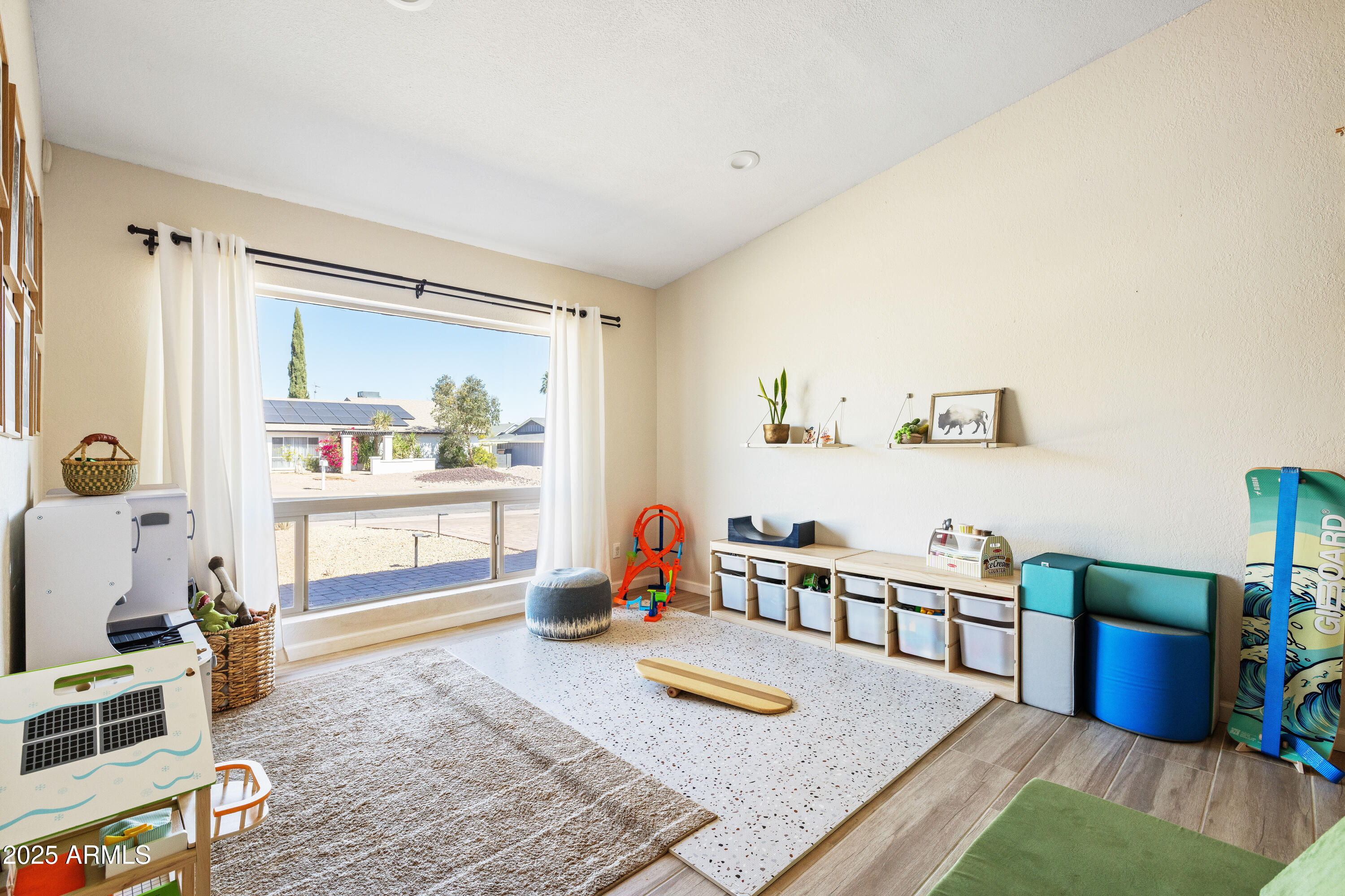 2349 E SAHUARO Drive