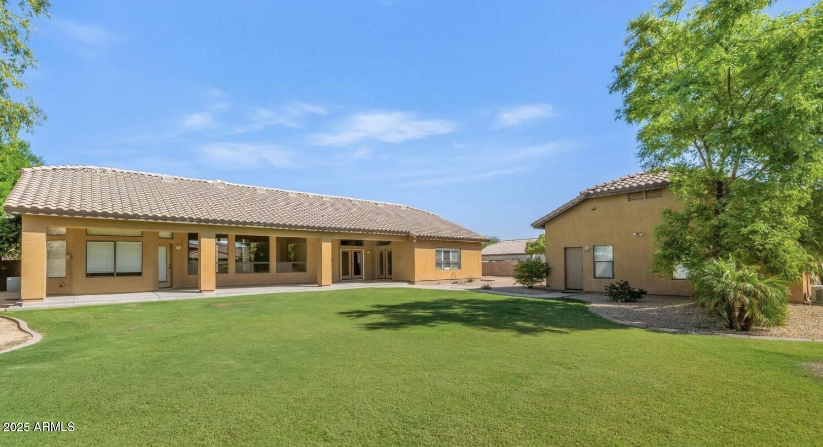 4815 W DESERT HOLLOW Drive