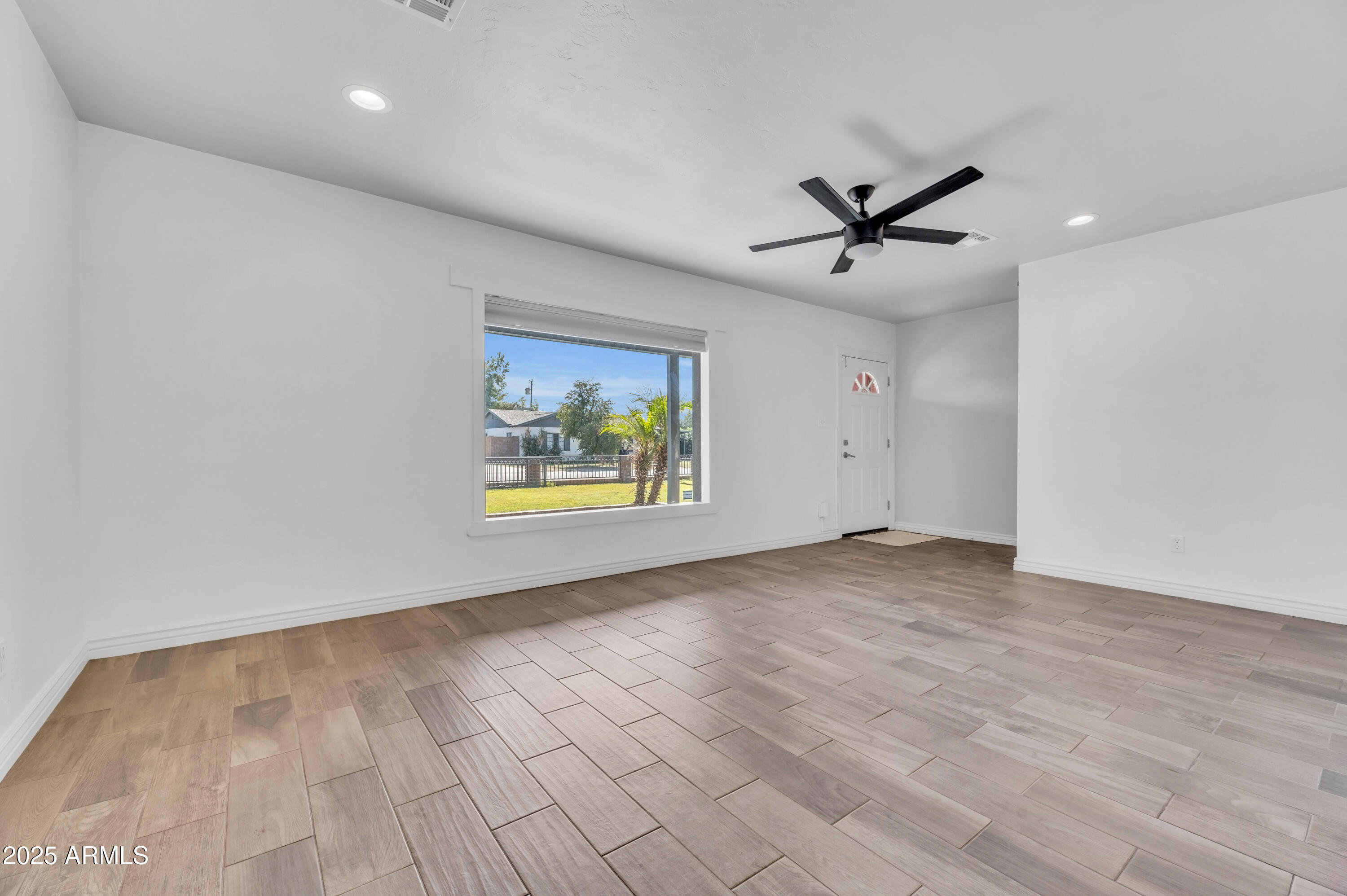 1942 E Mitchell Drive