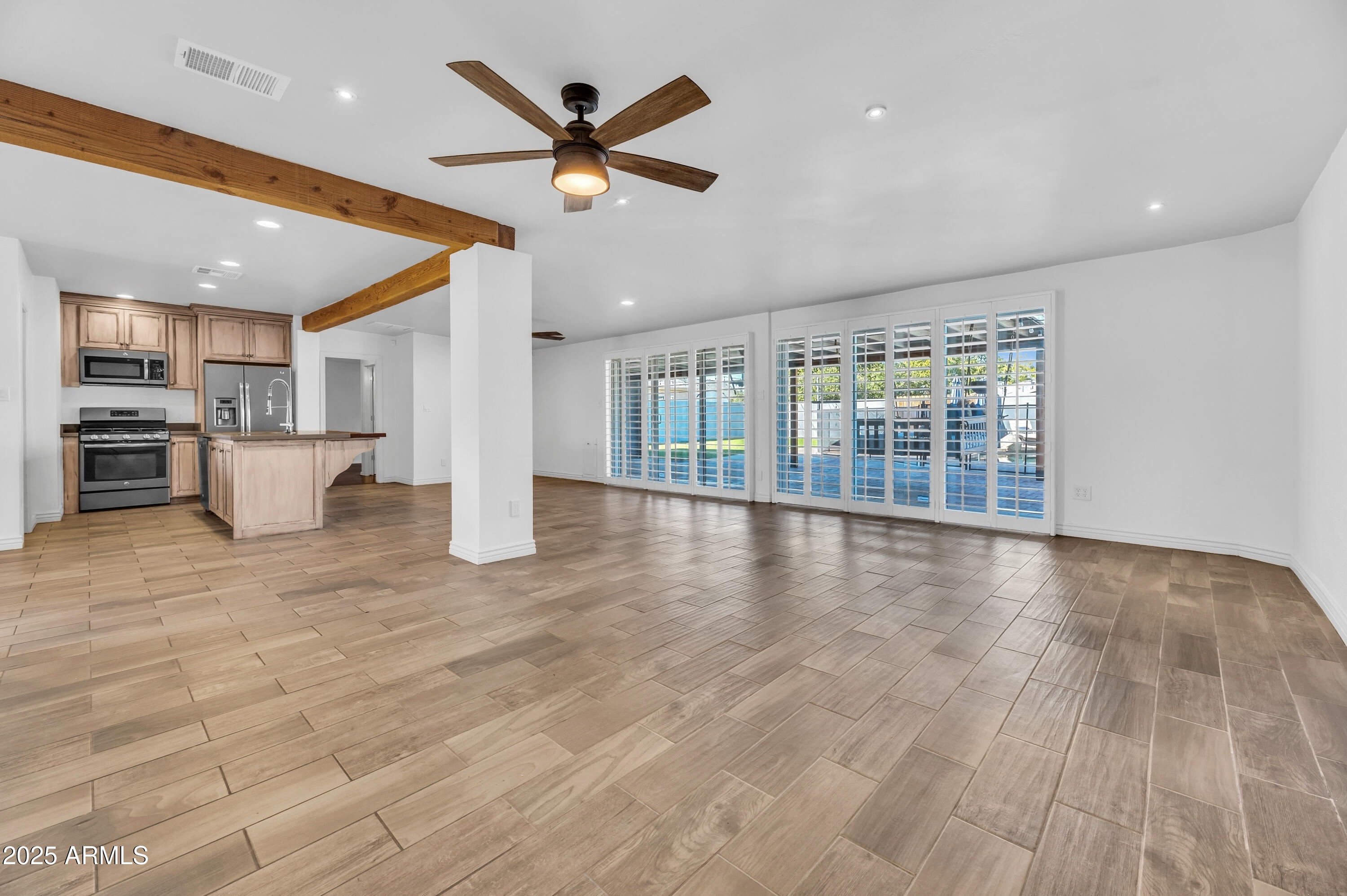 1942 E Mitchell Drive