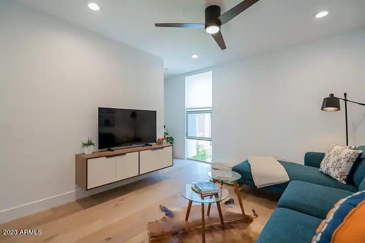 7047 E EARLL Drive 1002