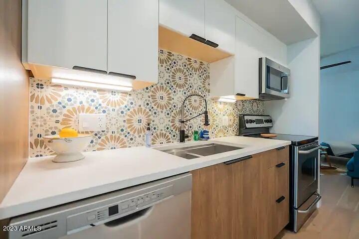 7047 E EARLL Drive 1002