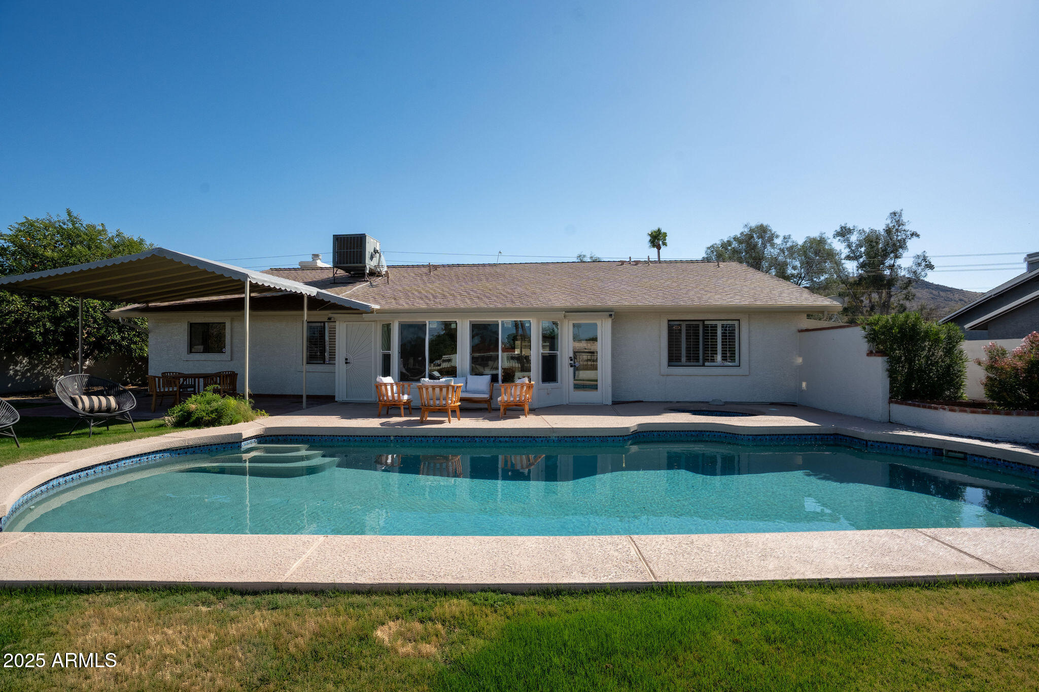 120 W THUNDERBIRD Road