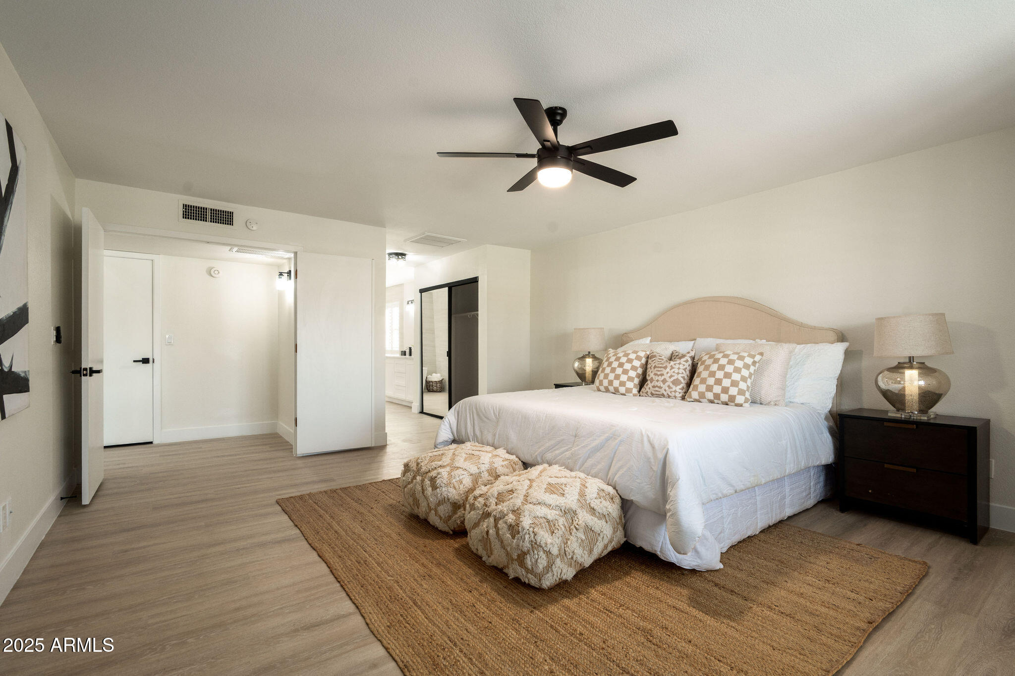 120 W THUNDERBIRD Road
