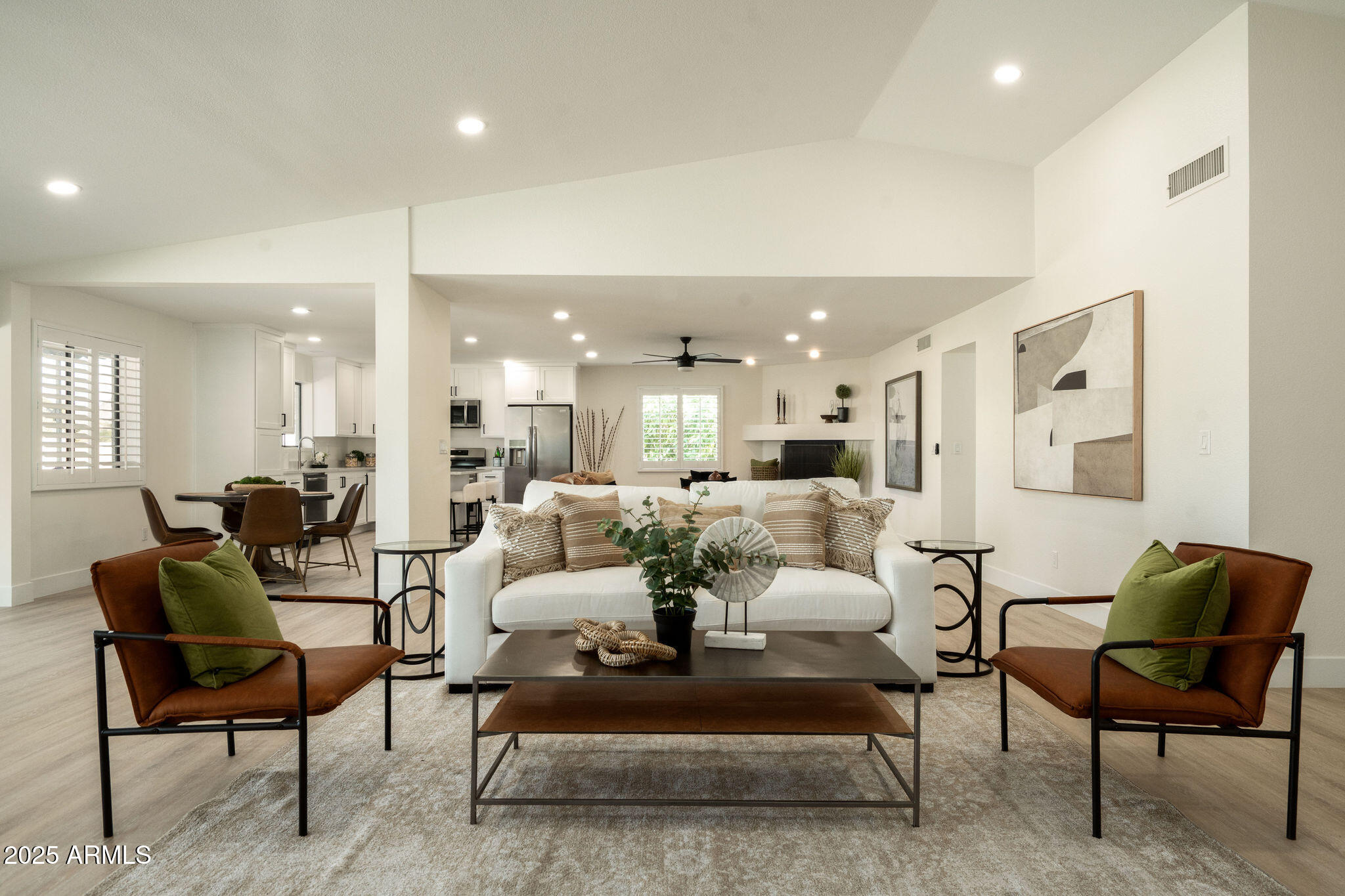 120 W THUNDERBIRD Road