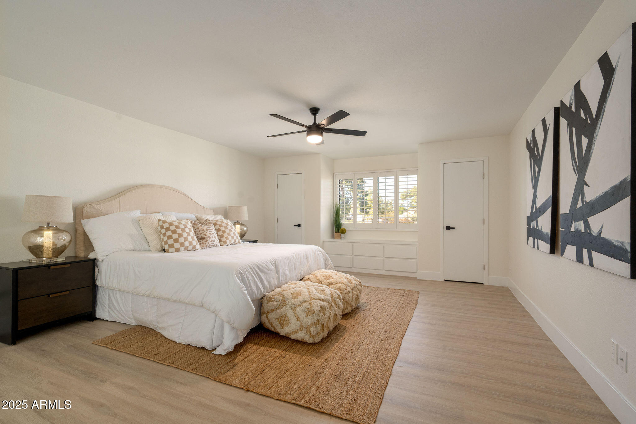 120 W THUNDERBIRD Road