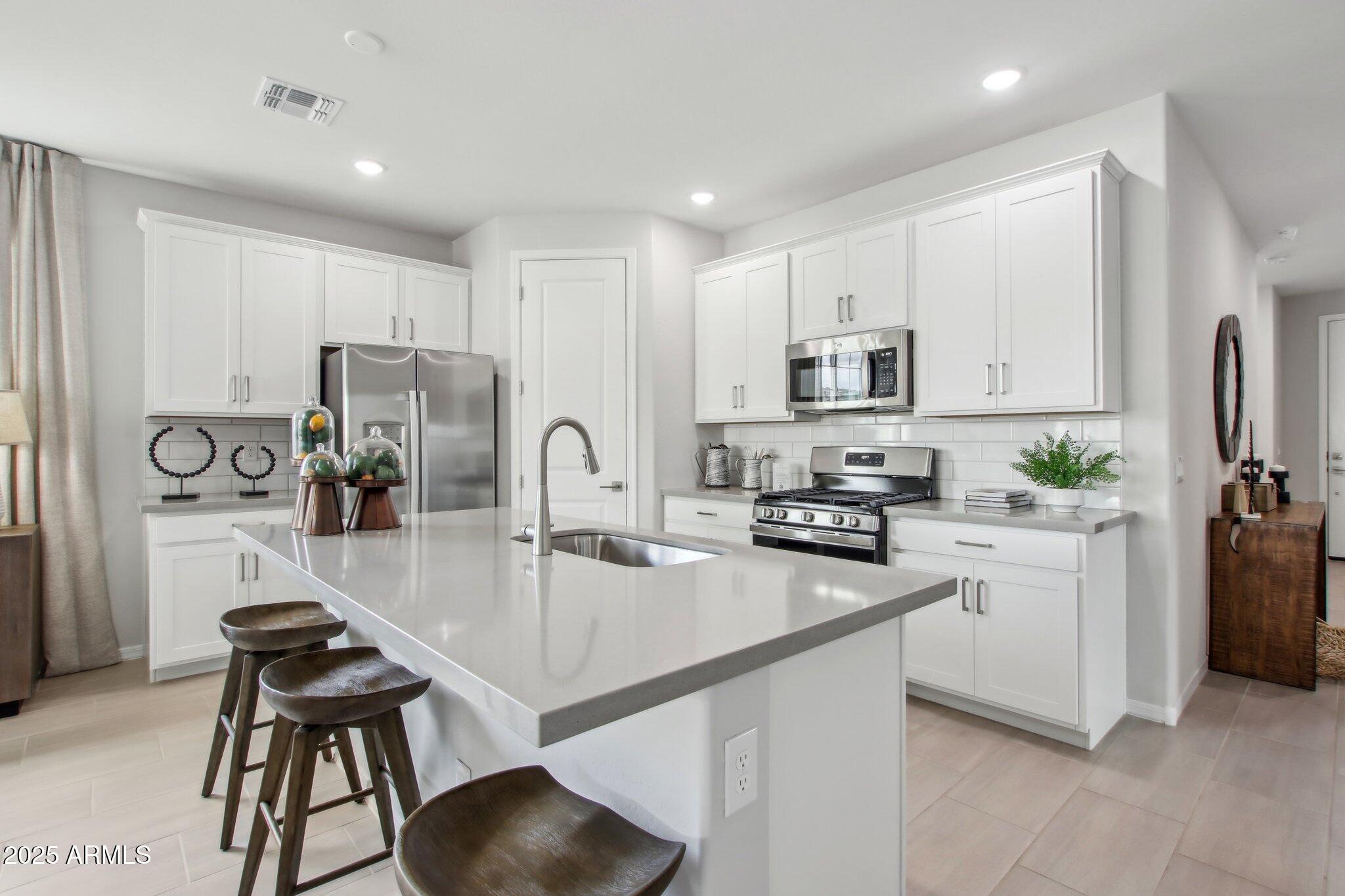 22808 E ROUNDUP Way
