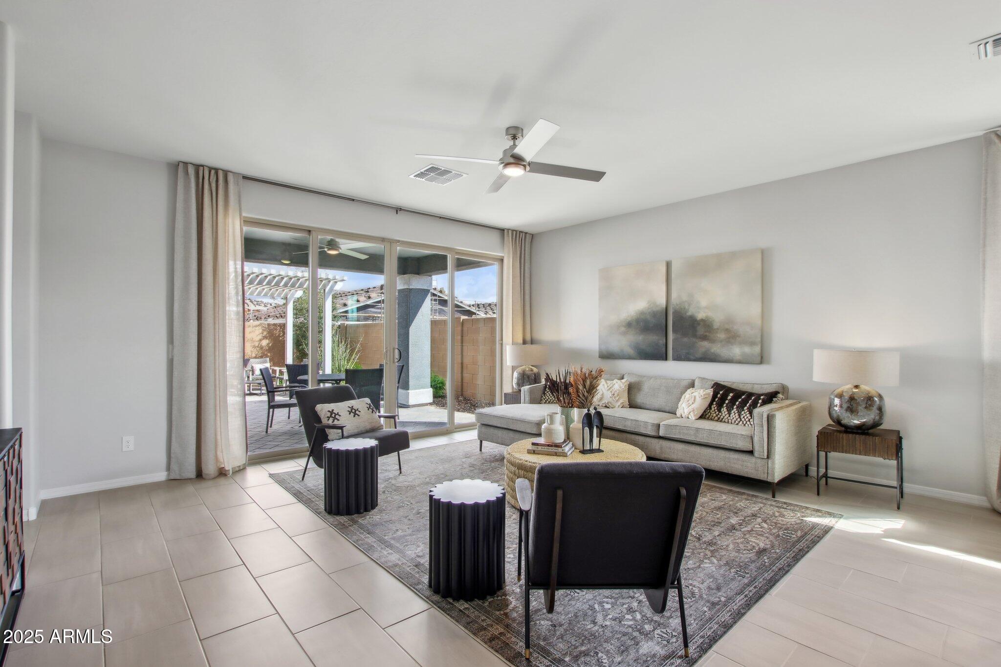 22808 E ROUNDUP Way