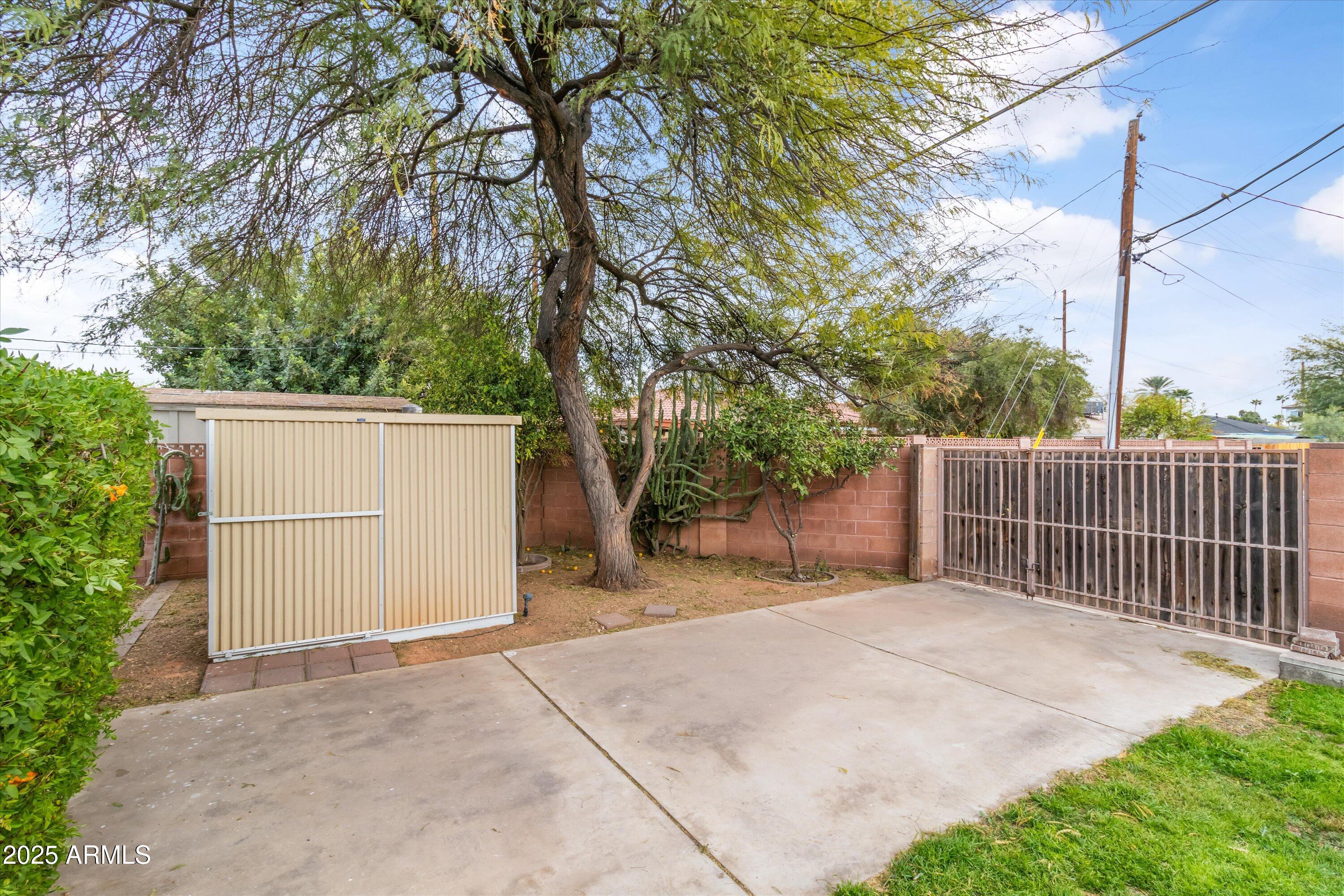 1509 W Tuckey Lane