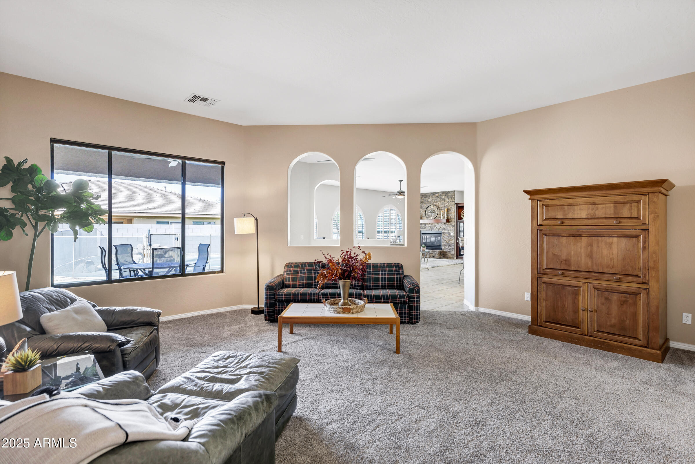 4618 E CARRIAGE Court