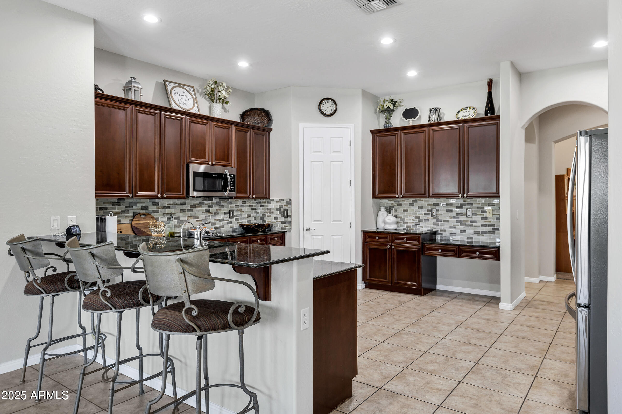 4618 E CARRIAGE Court