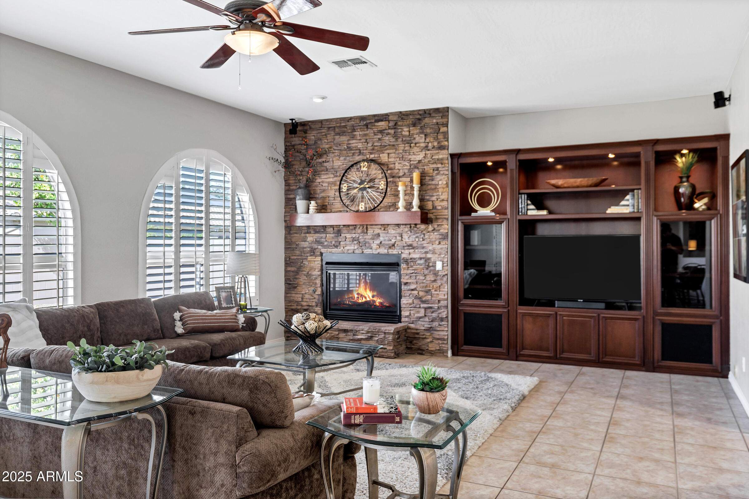 4618 E CARRIAGE Court