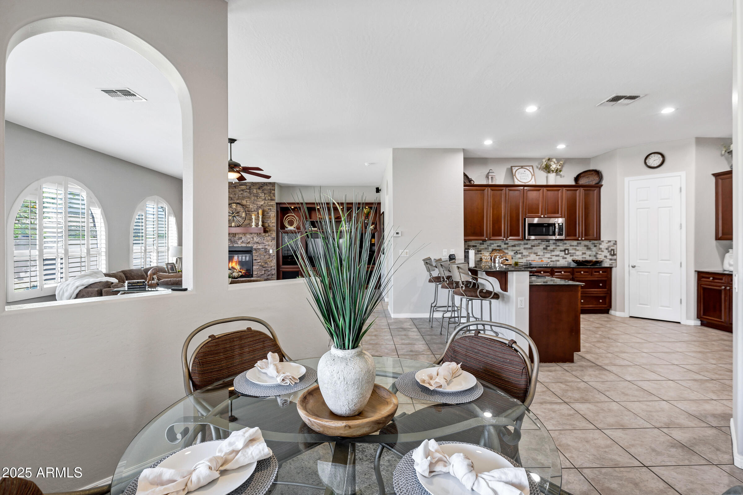 4618 E CARRIAGE Court