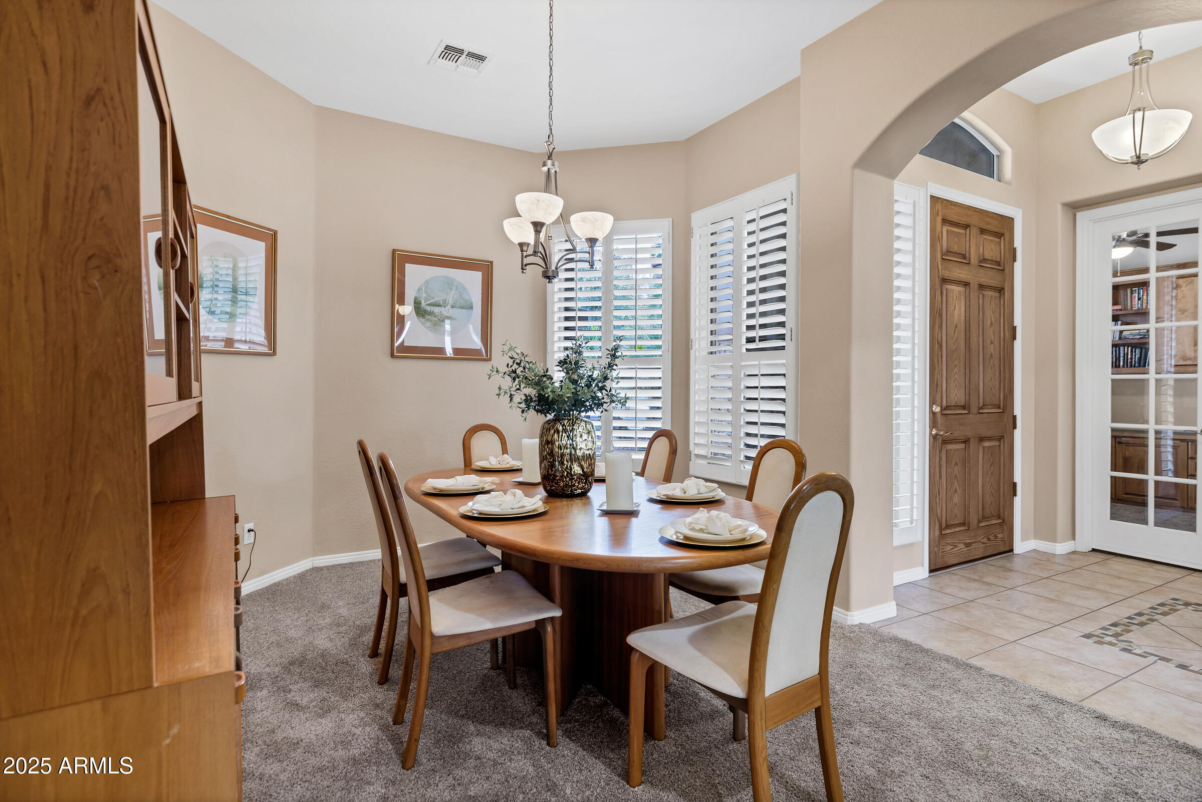 4618 E CARRIAGE Court