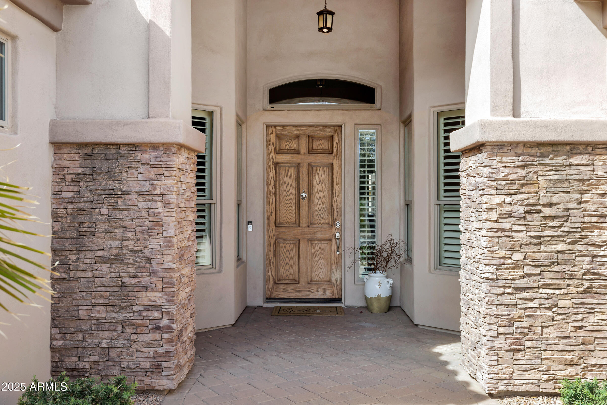 4618 E CARRIAGE Court