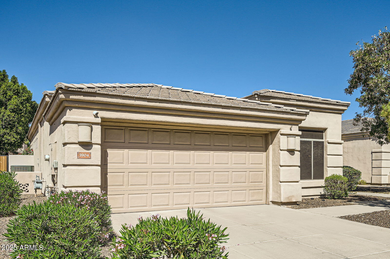 3904 E CARTER Drive