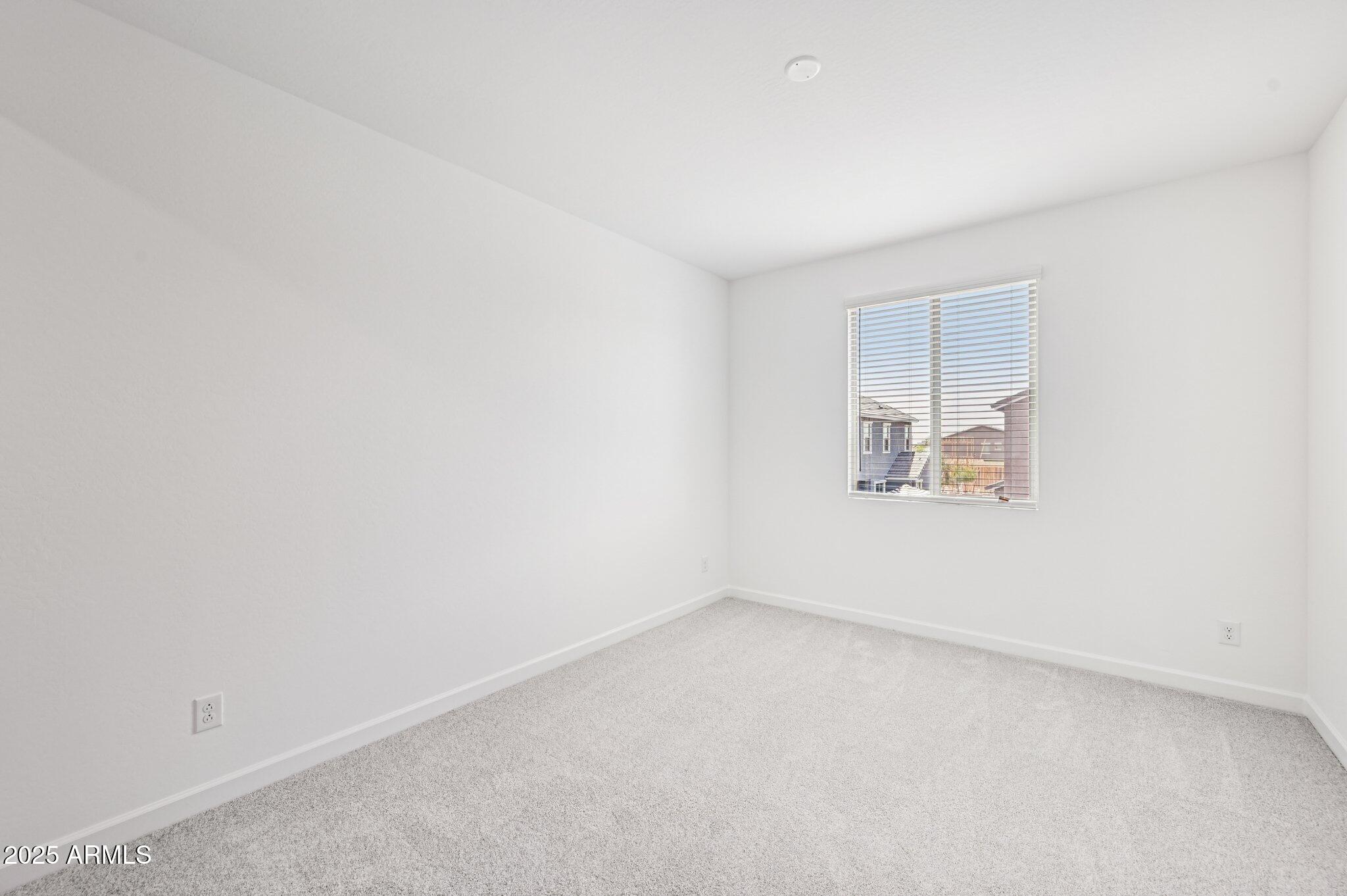 1909 W LARIAT Lane