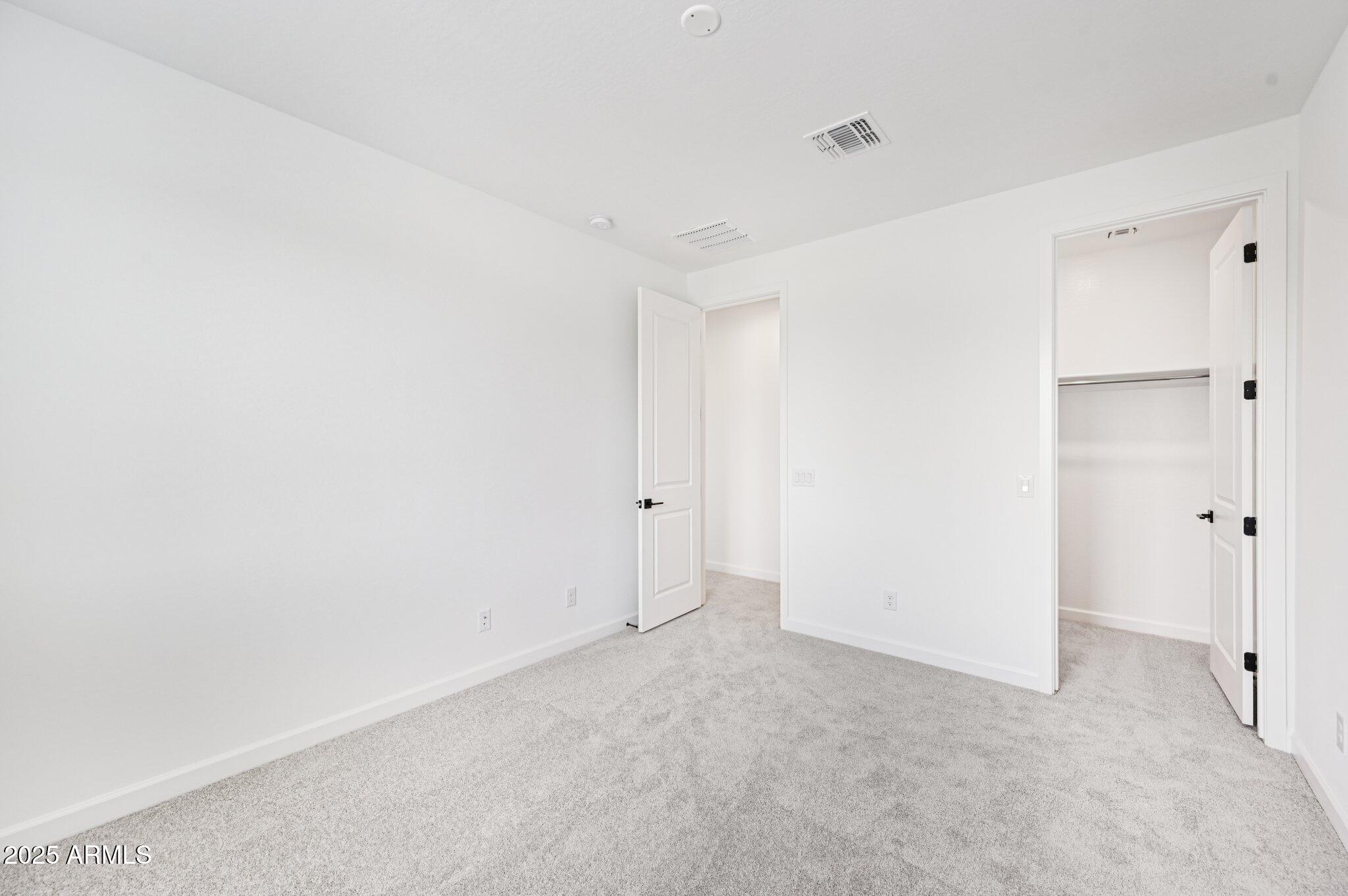 1909 W LARIAT Lane