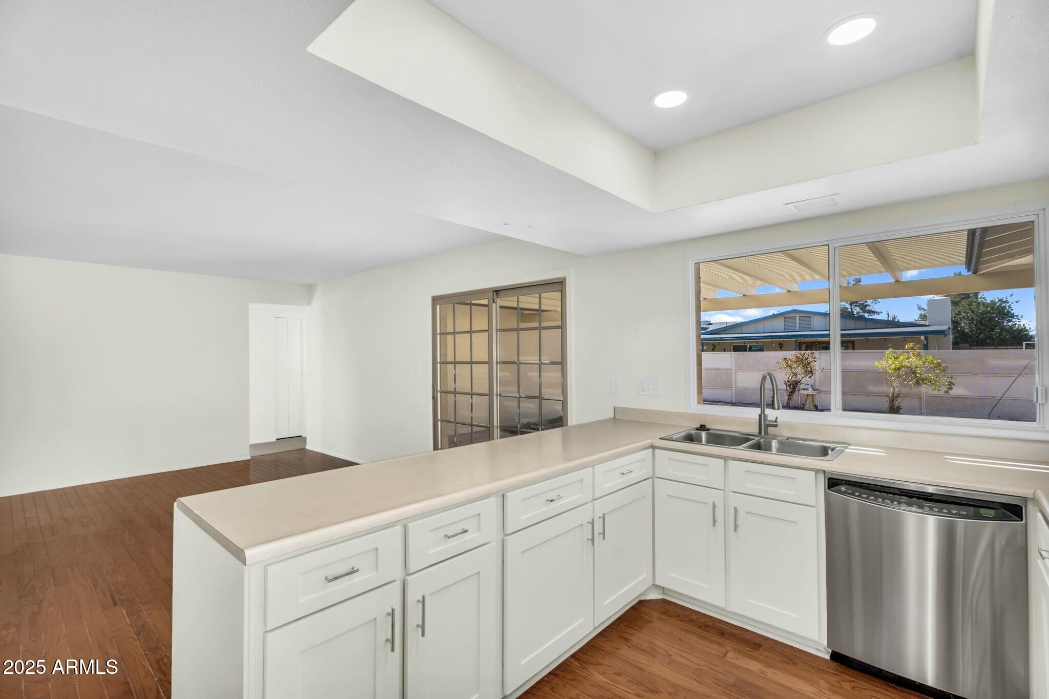 4743 W LAUREL Lane