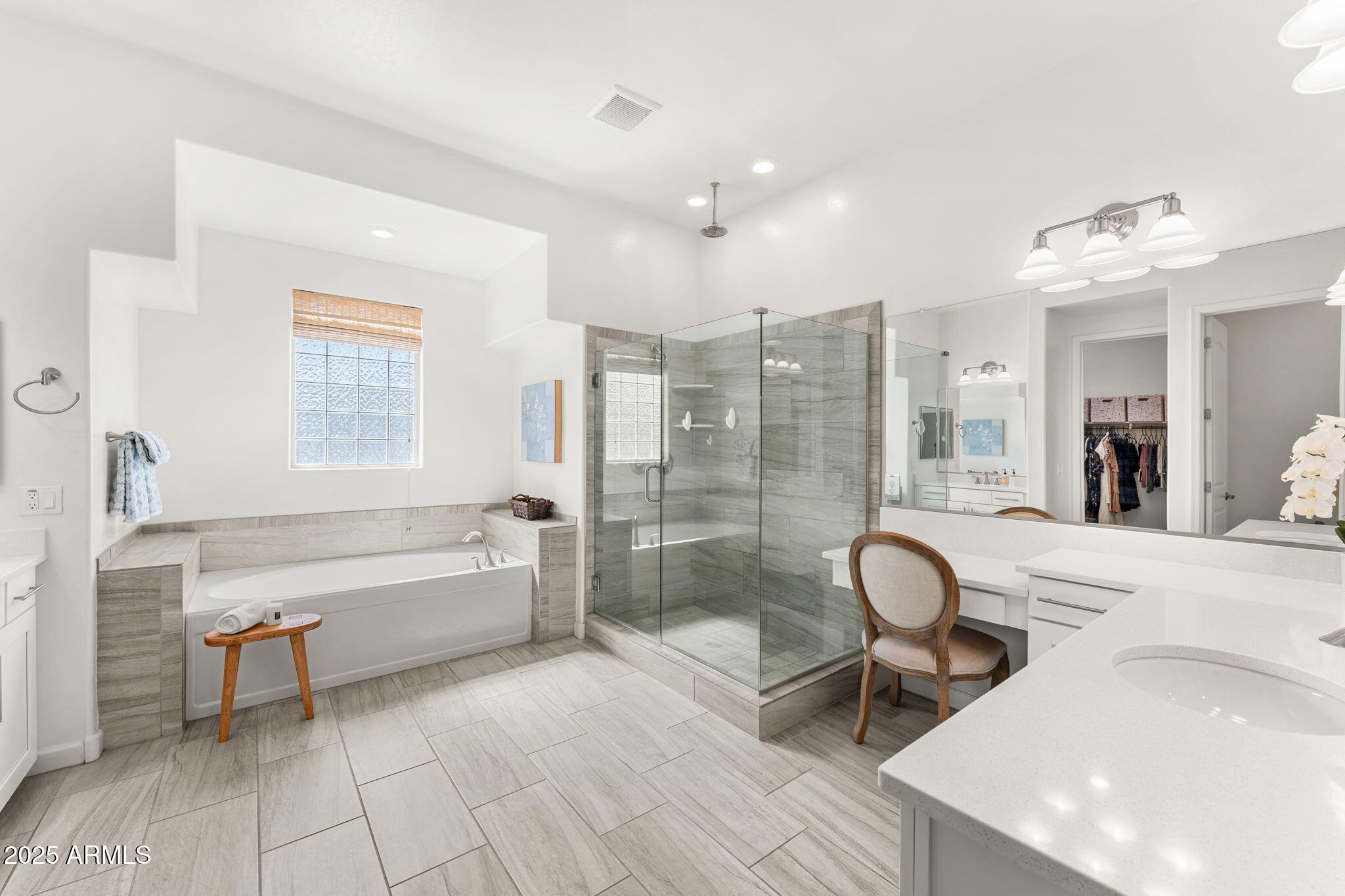 6212 E LONESOME Trail