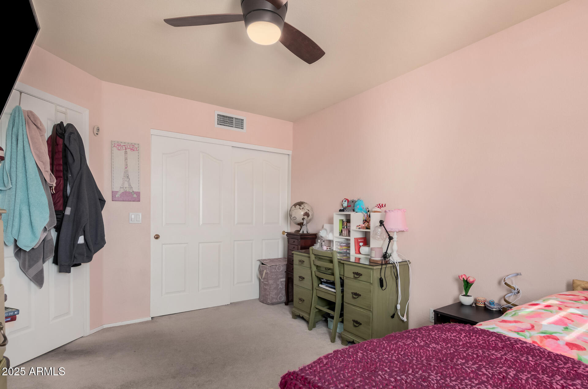 5622 E GELDING Drive
