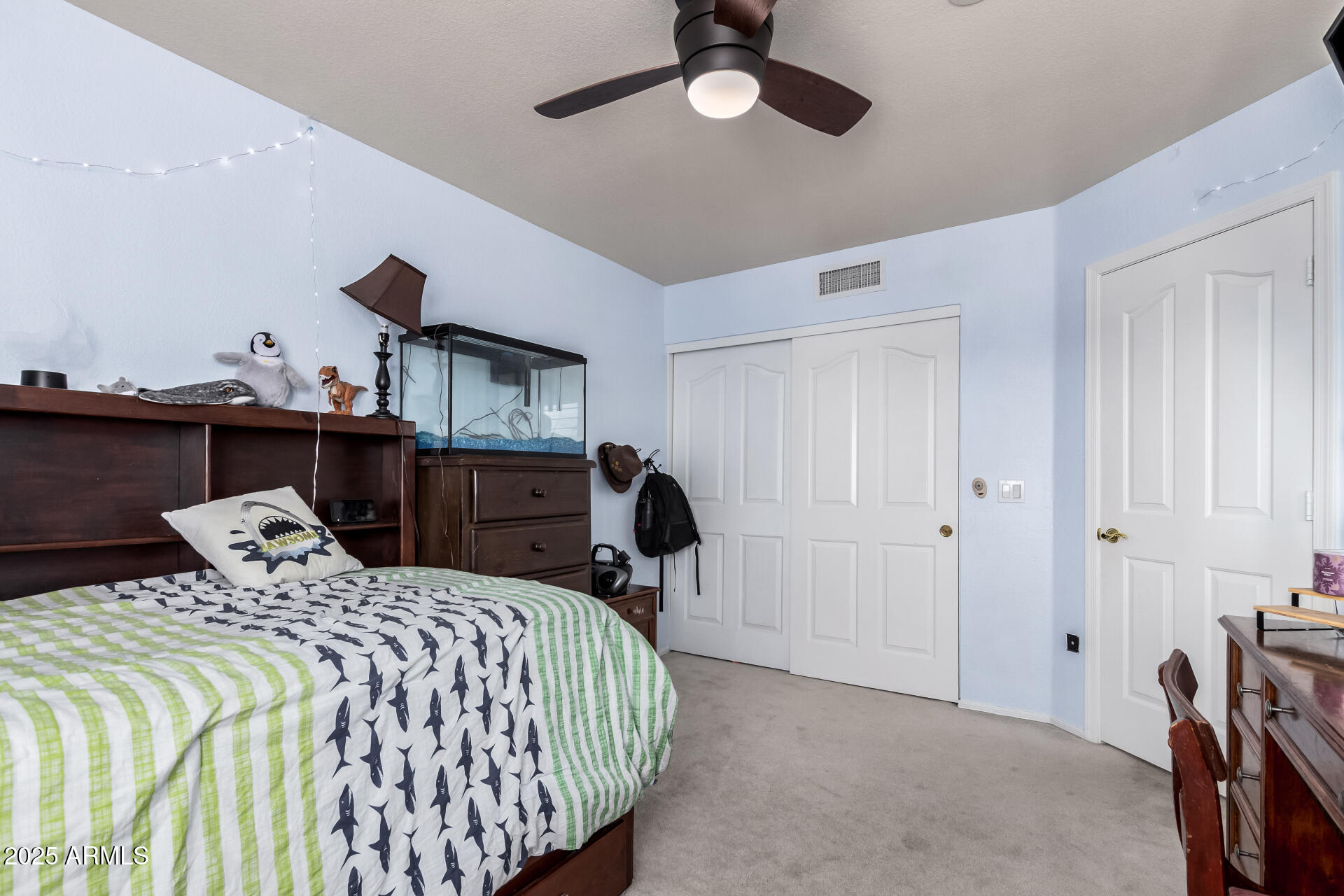 5622 E GELDING Drive