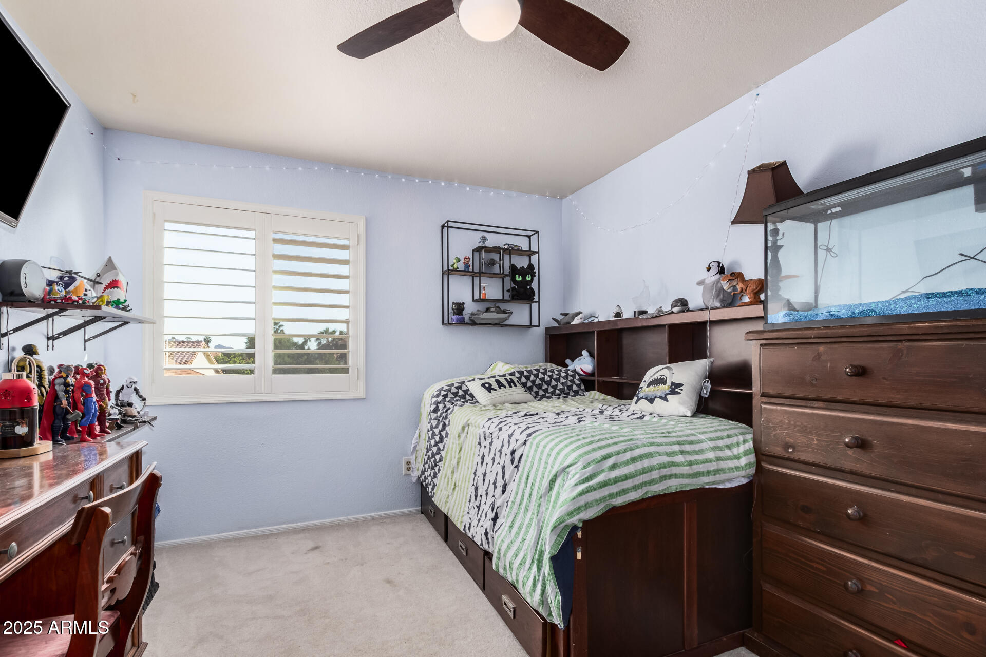5622 E GELDING Drive