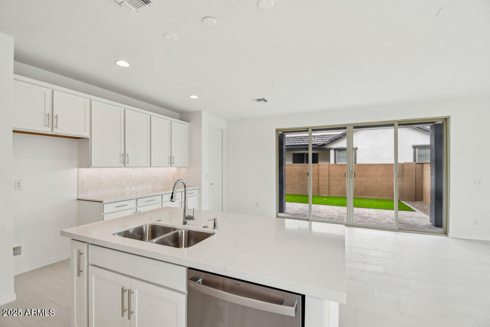 2207 W CHISUM Trail