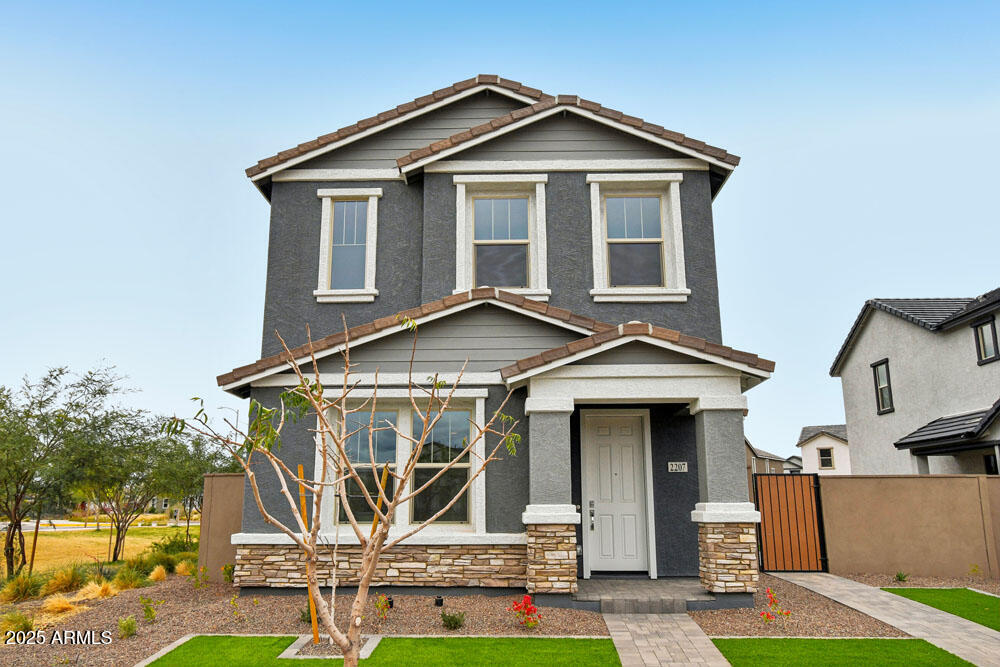 2207 W CHISUM Trail