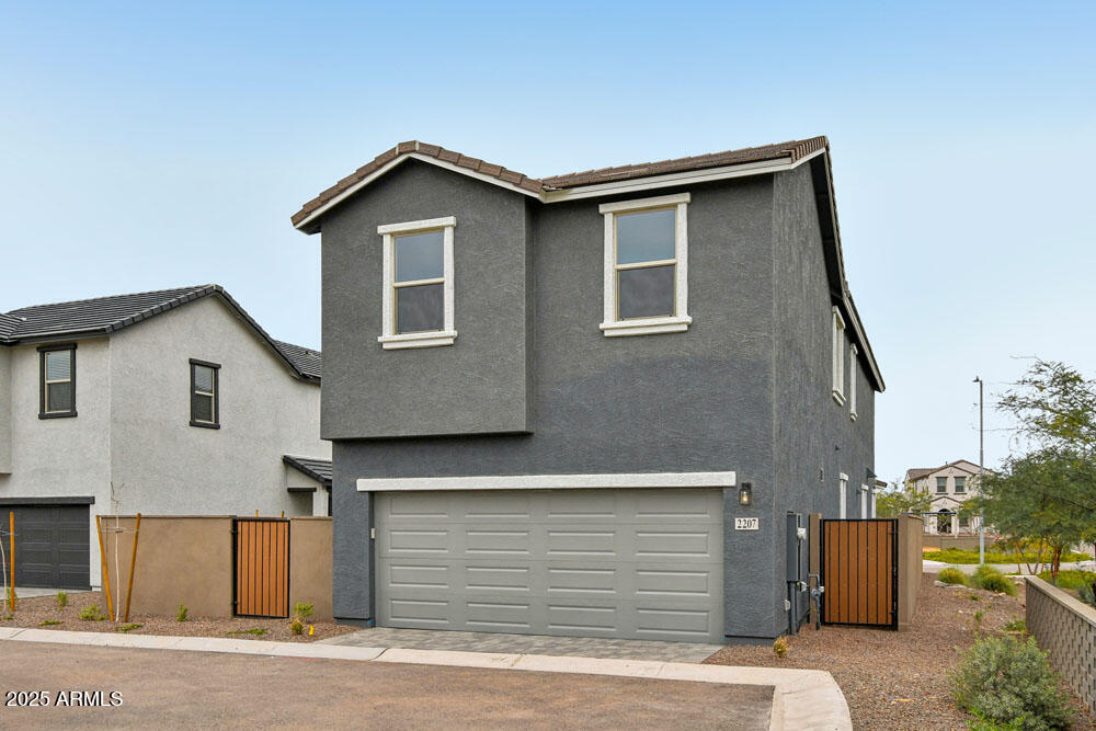 2207 W CHISUM Trail