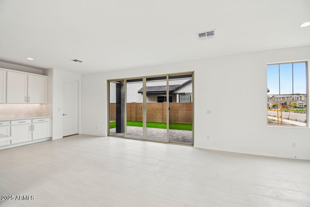 2207 W CHISUM Trail