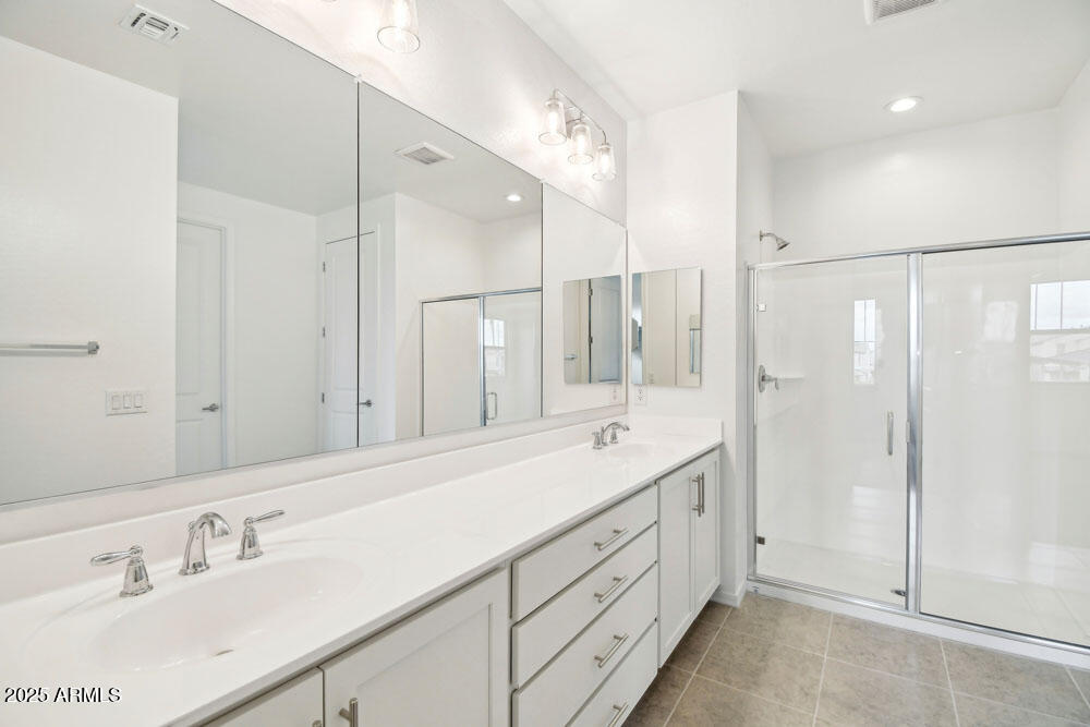 2207 W CHISUM Trail